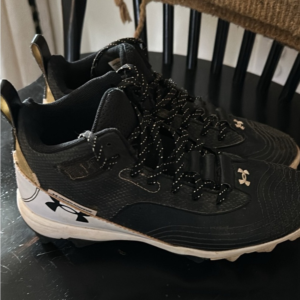 Under Armour Youth Baseball Cleats